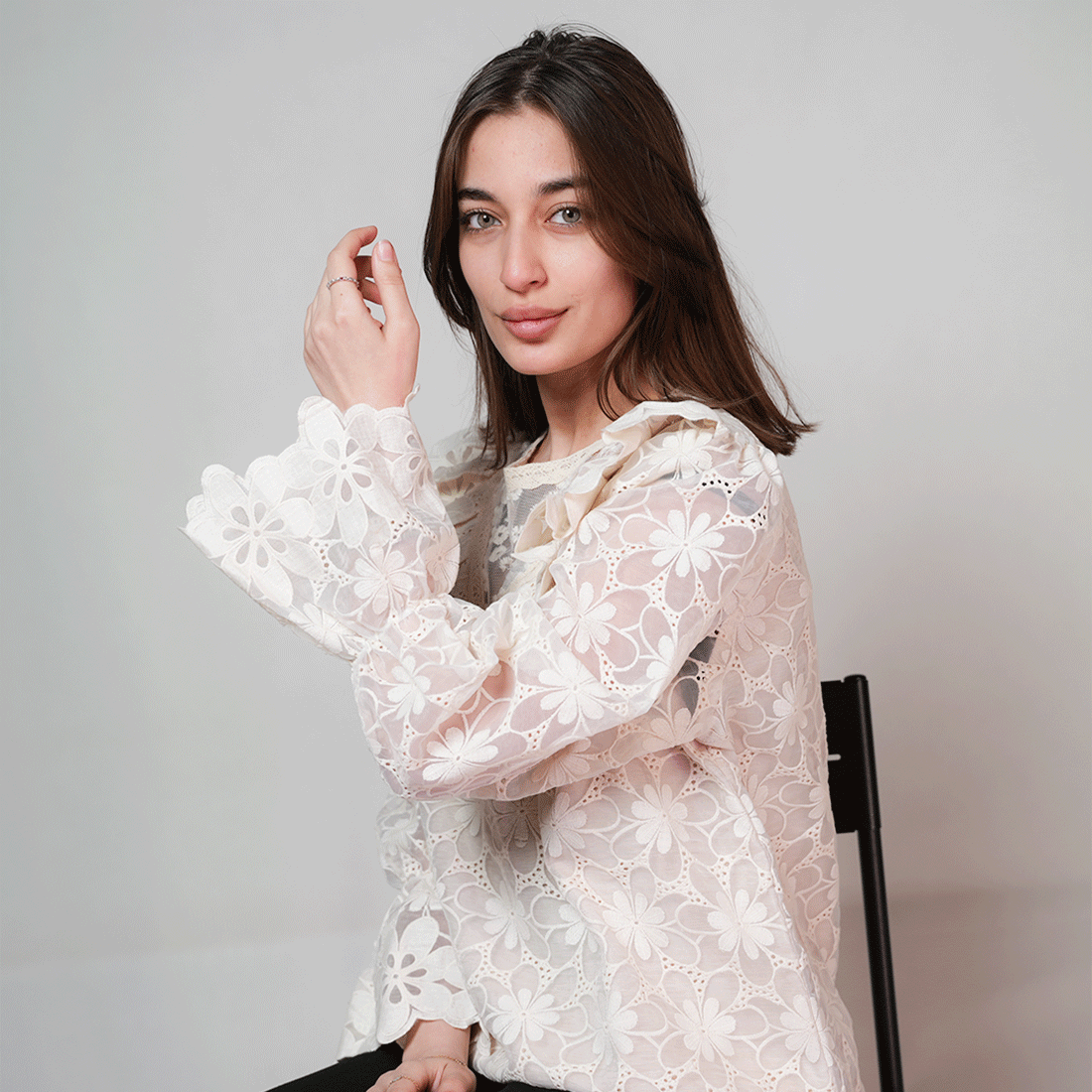 قميص دانتيل - الصورة 5