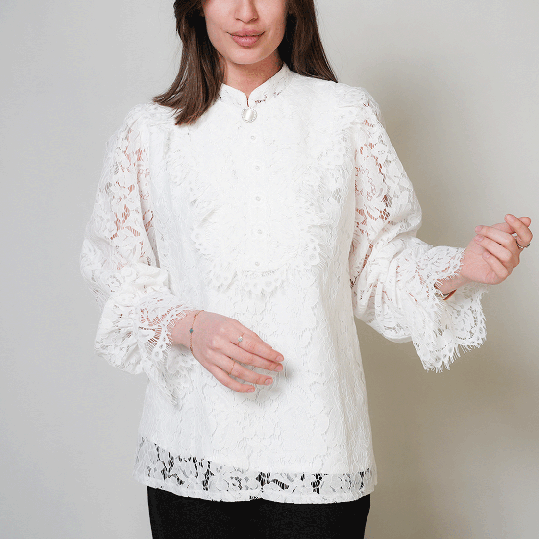 قميص دانتيل - الصورة 4