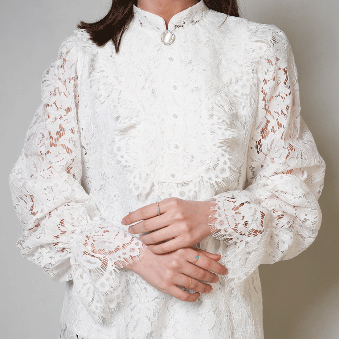 قميص دانتيل - الصورة 2