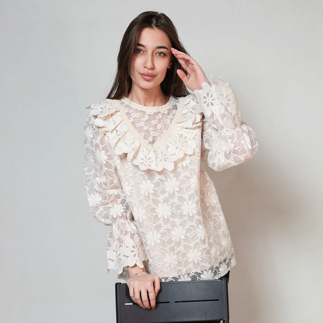 قميص دانتيل - الصورة 3